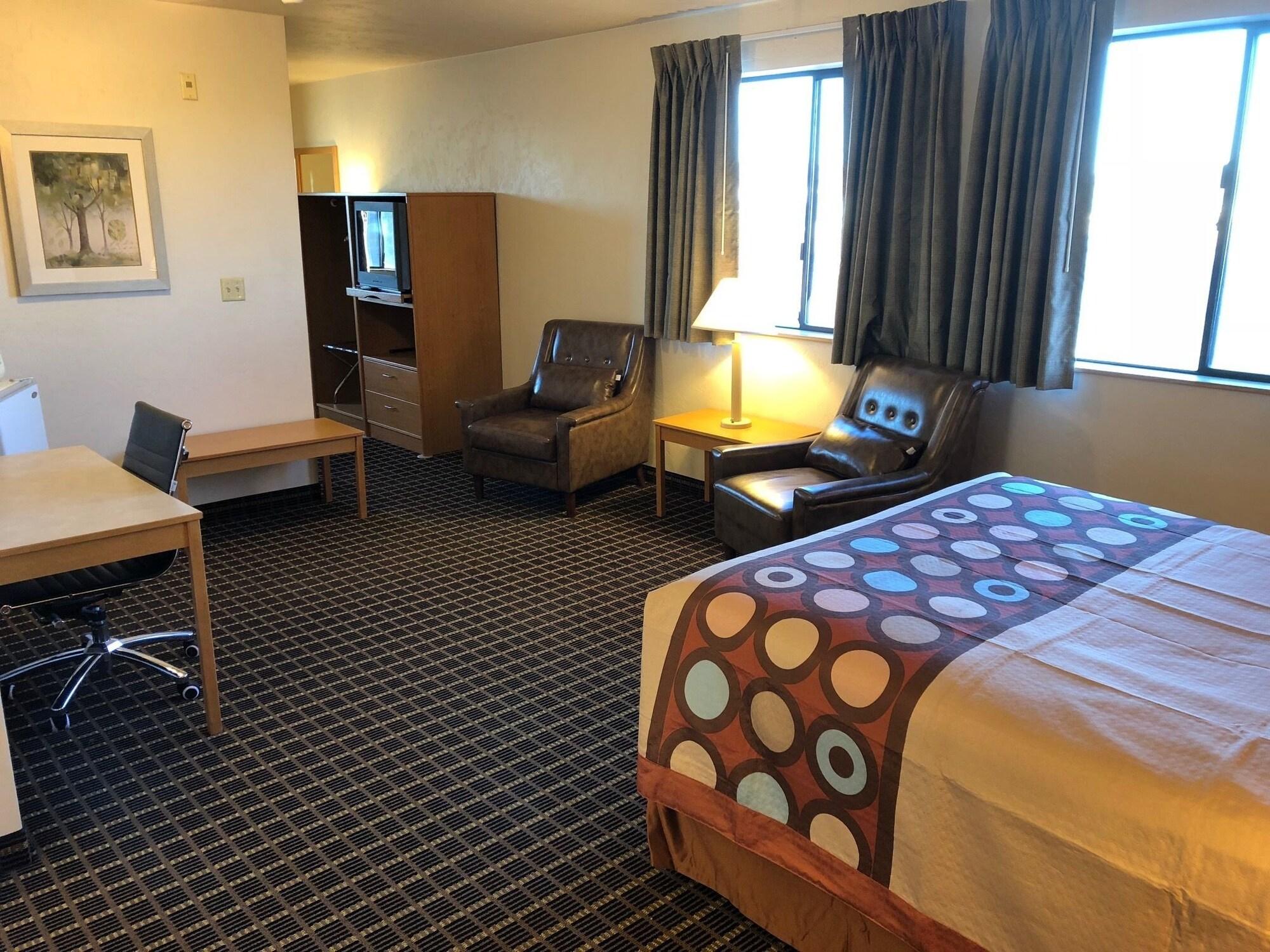 ซูเปอร์ 8 บาย วินด์แฮม แคลมัทฟอลส์ Hotel เคลมัทฟอลส์ ภายนอก รูปภาพ