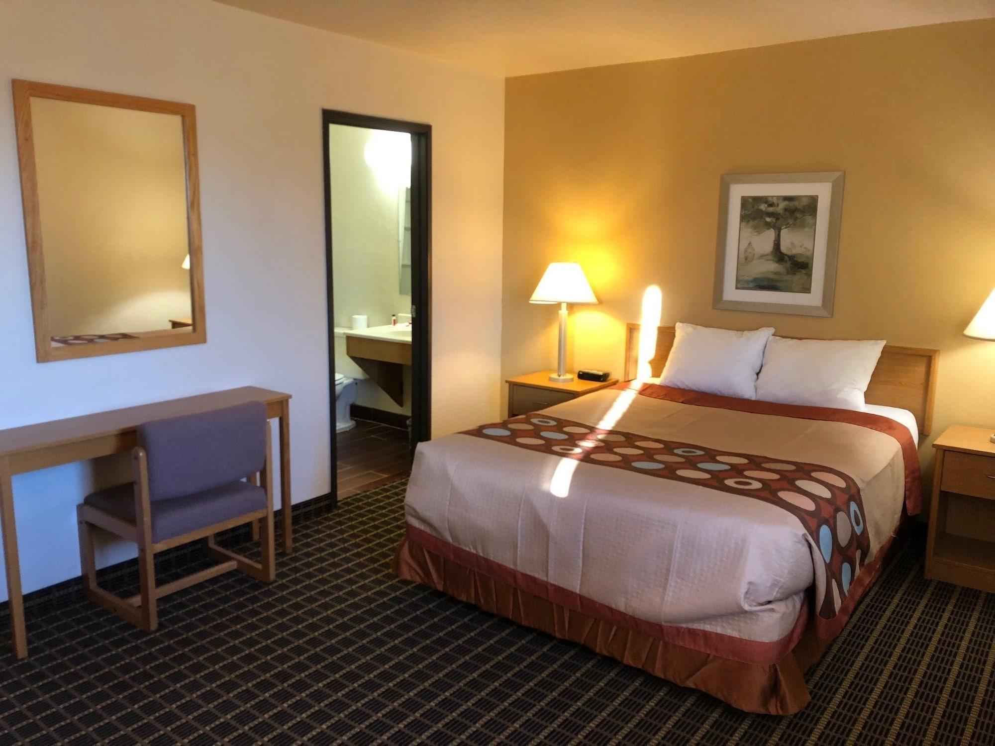 ซูเปอร์ 8 บาย วินด์แฮม แคลมัทฟอลส์ Hotel เคลมัทฟอลส์ ภายนอก รูปภาพ