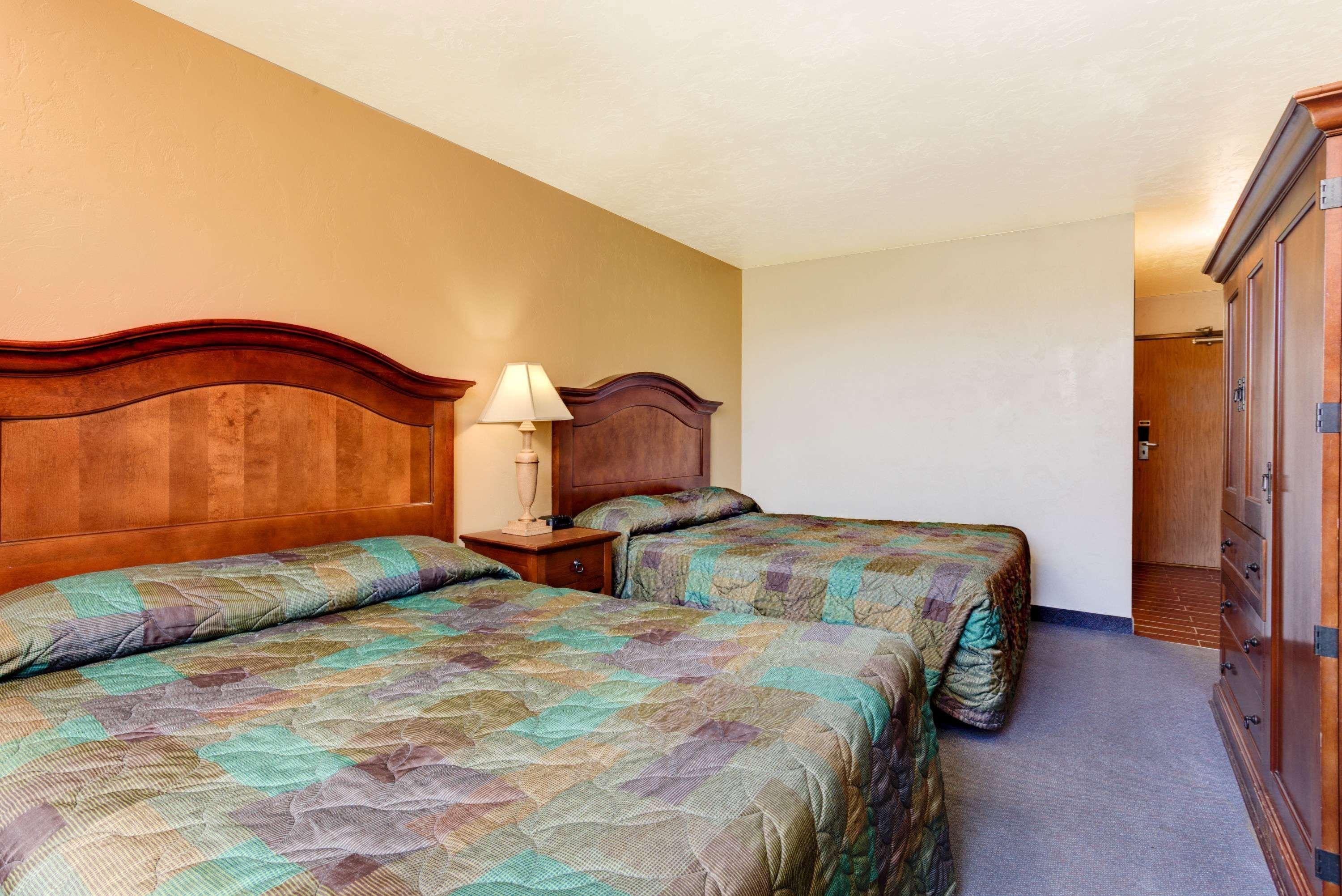 ซูเปอร์ 8 บาย วินด์แฮม แคลมัทฟอลส์ Hotel เคลมัทฟอลส์ ภายนอก รูปภาพ