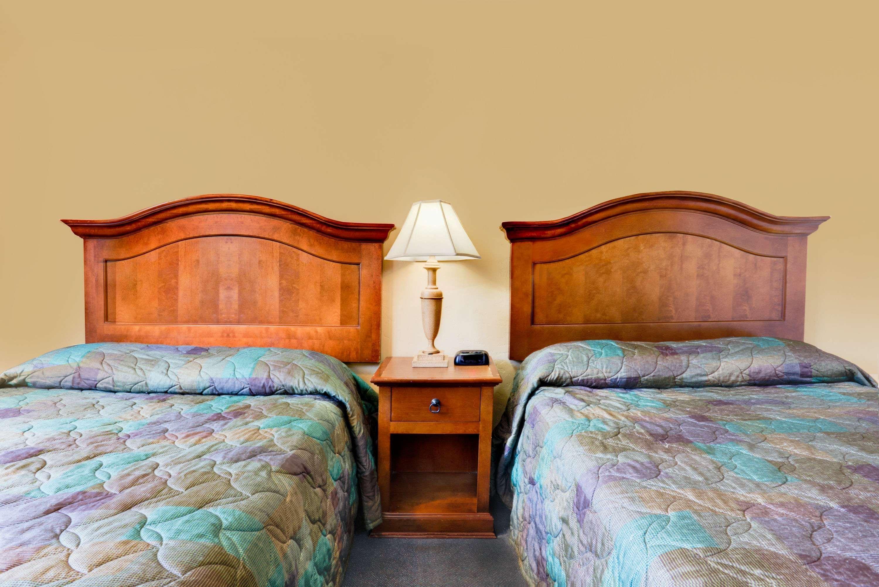 ซูเปอร์ 8 บาย วินด์แฮม แคลมัทฟอลส์ Hotel เคลมัทฟอลส์ ภายนอก รูปภาพ
