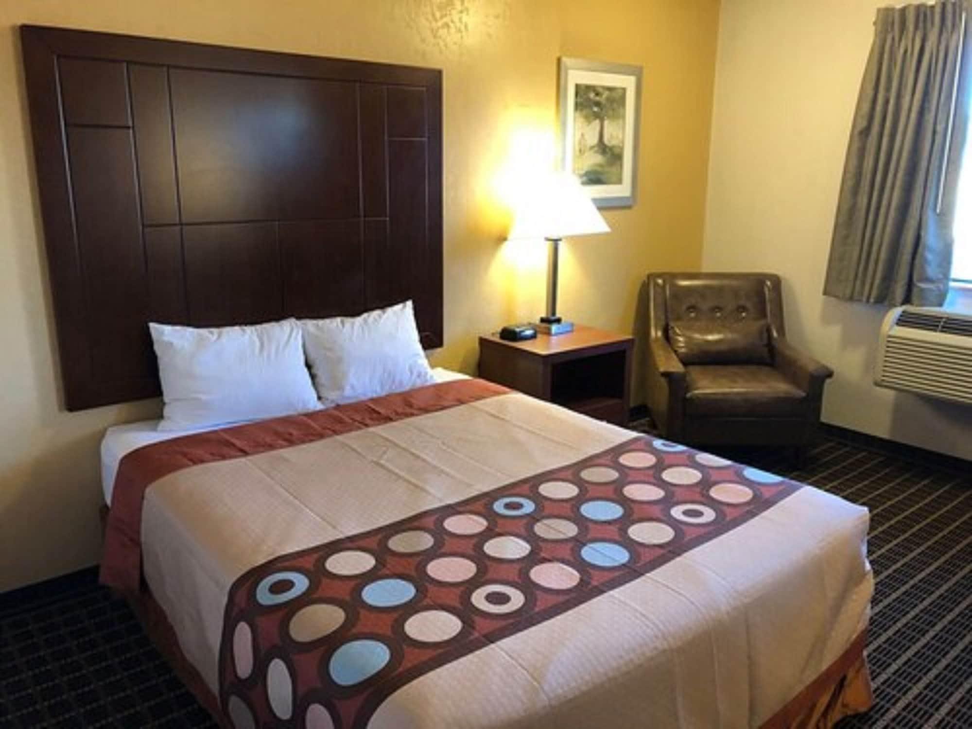ซูเปอร์ 8 บาย วินด์แฮม แคลมัทฟอลส์ Hotel เคลมัทฟอลส์ ภายนอก รูปภาพ