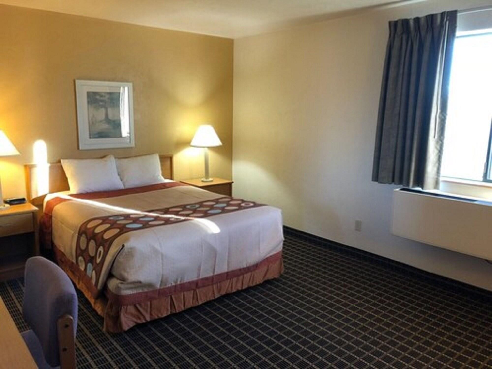 ซูเปอร์ 8 บาย วินด์แฮม แคลมัทฟอลส์ Hotel เคลมัทฟอลส์ ภายนอก รูปภาพ